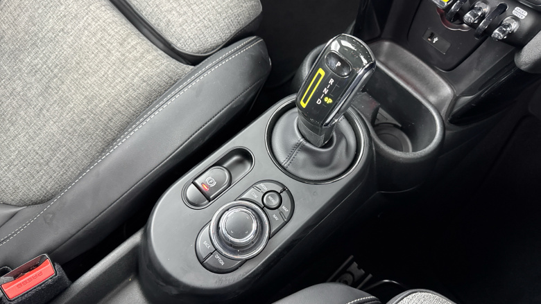 MINI Hatchback 135kW Cooper S Level 2 33kWh 3dr Auto Electric Hatchback